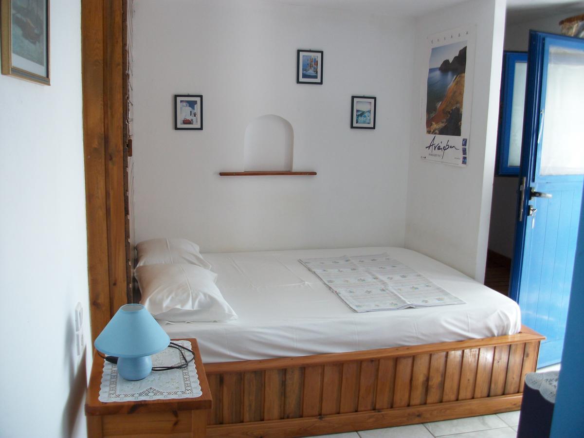 Floras Rooms&Studios Anafi Exterior foto