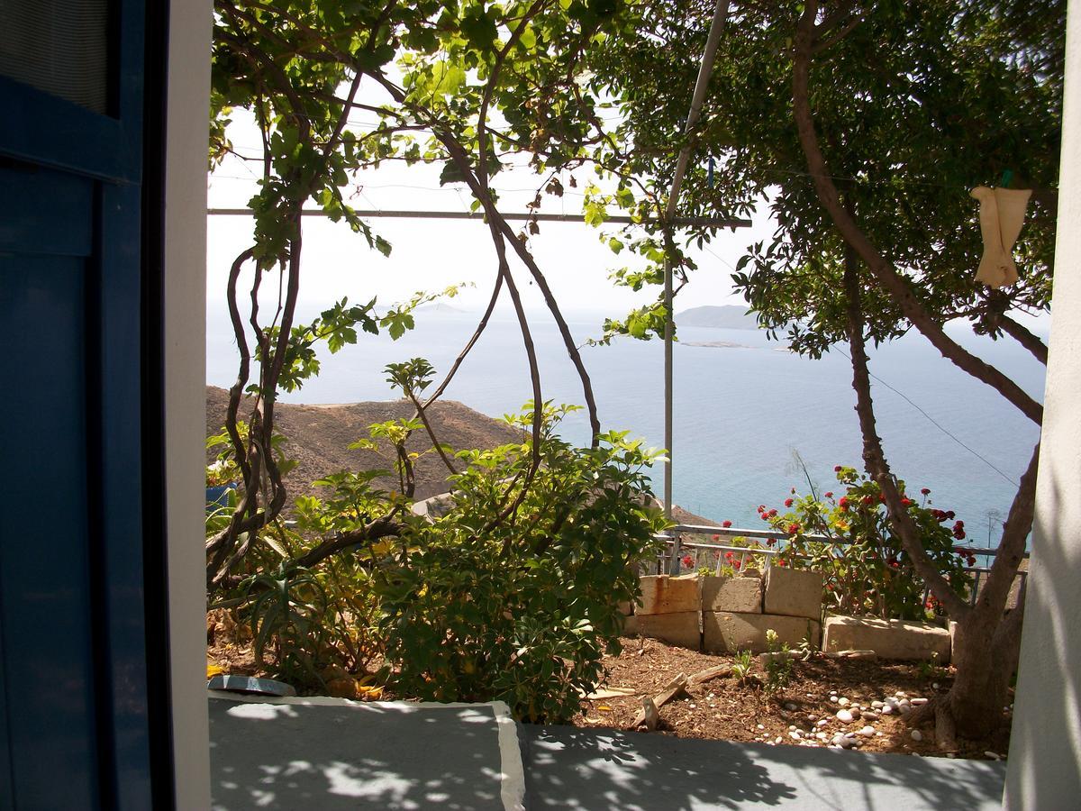 Floras Rooms&Studios Anafi Exterior foto