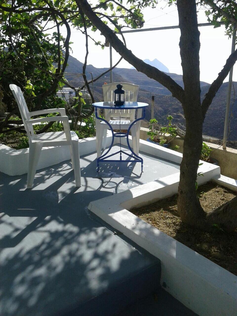 Floras Rooms&Studios Anafi Exterior foto
